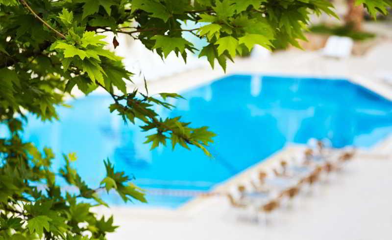 Pam Thermal Hotel Clinic & Spa ปามุคคาเล ภายนอก รูปภาพ The swimming pool at the hotel