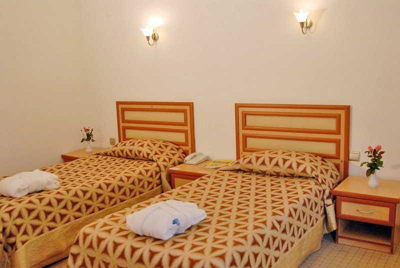 Pam Thermal Hotel Clinic & Spa ปามุคคาเล ภายนอก รูปภาพ A room at the hotel