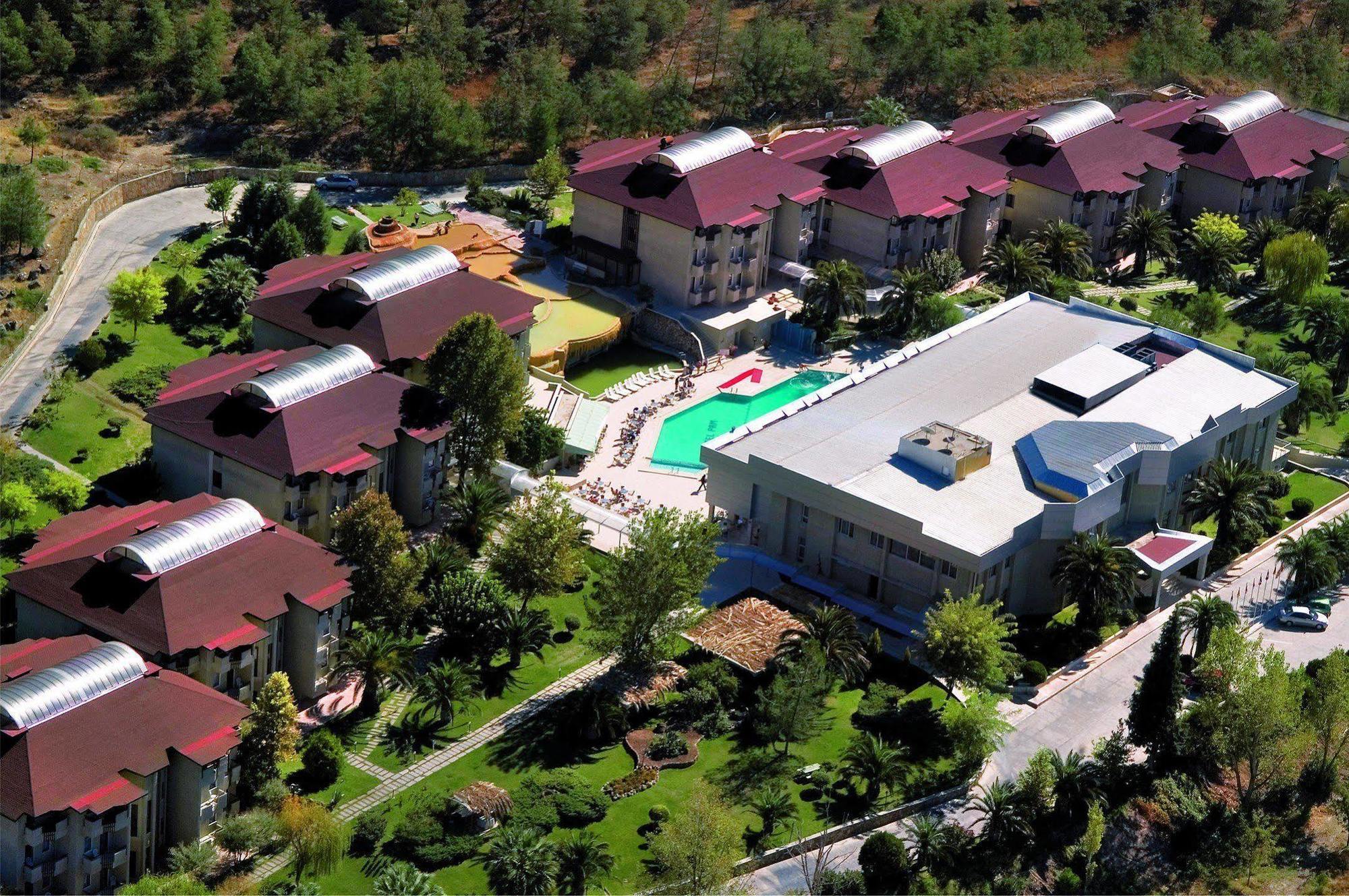 Pam Thermal Hotel Clinic & Spa ปามุคคาเล ภายนอก รูปภาพ Aerial view of the complex